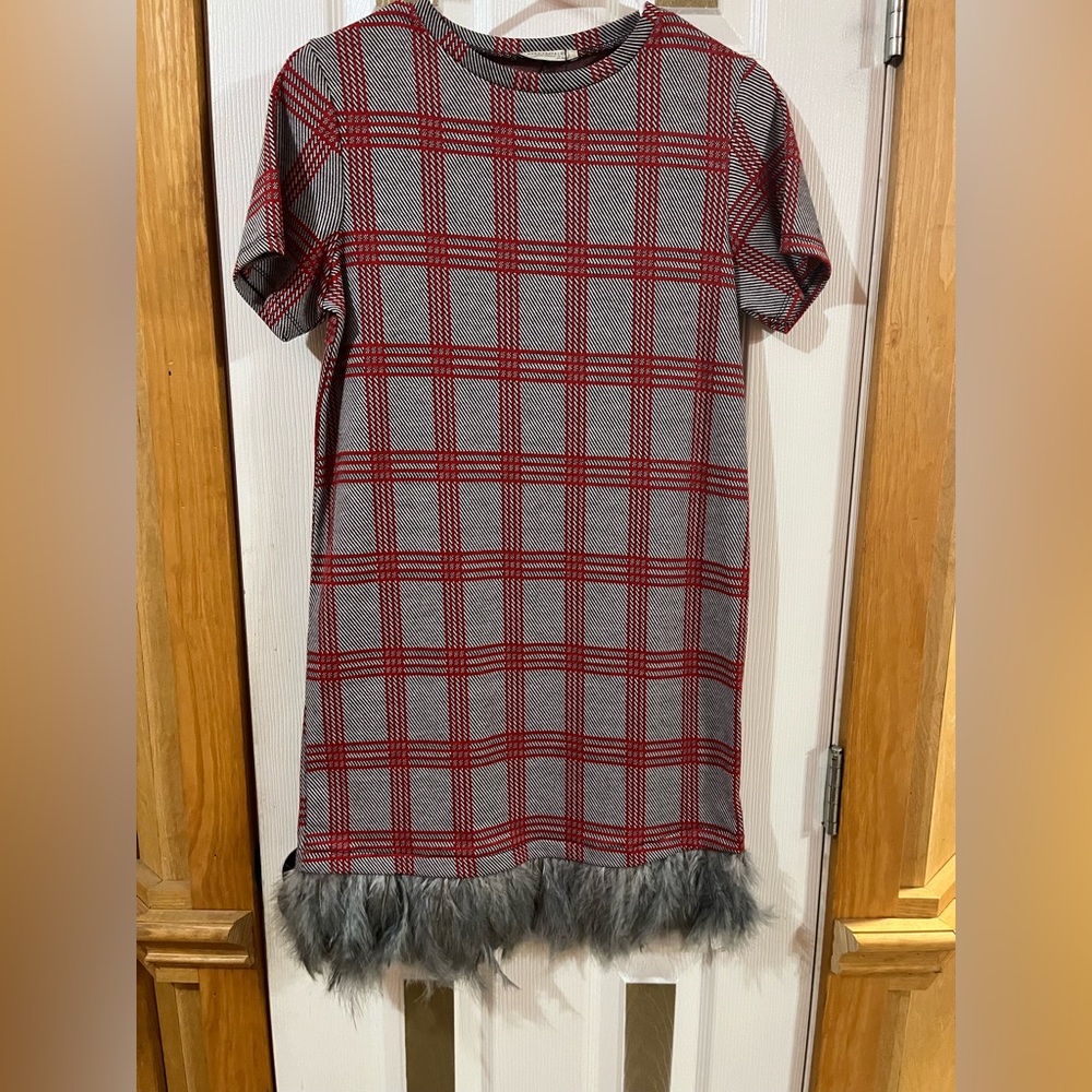 Zara Trafaluc Red and Black Patterned Fabric